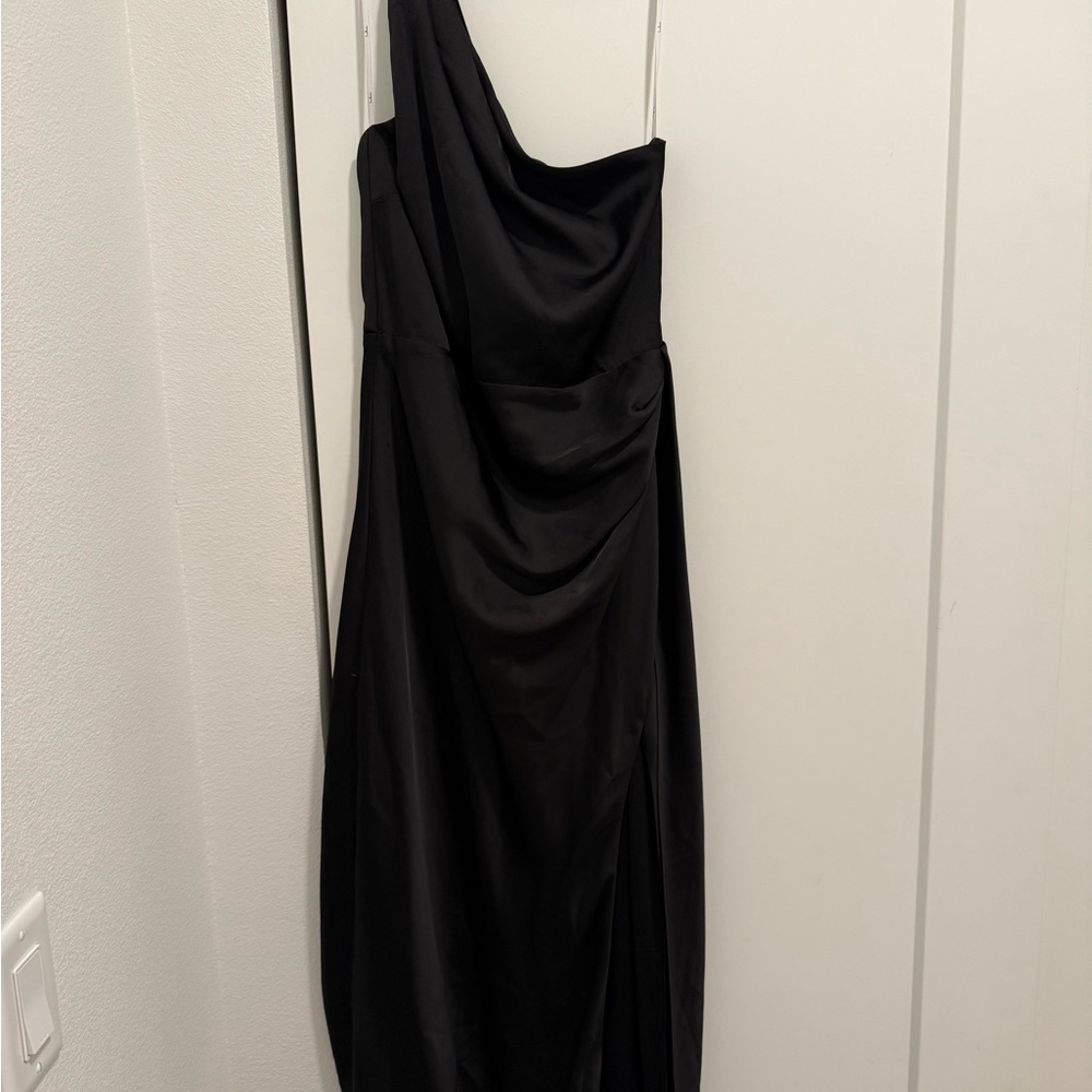 Lulu's One-Shoulder Satin Gown